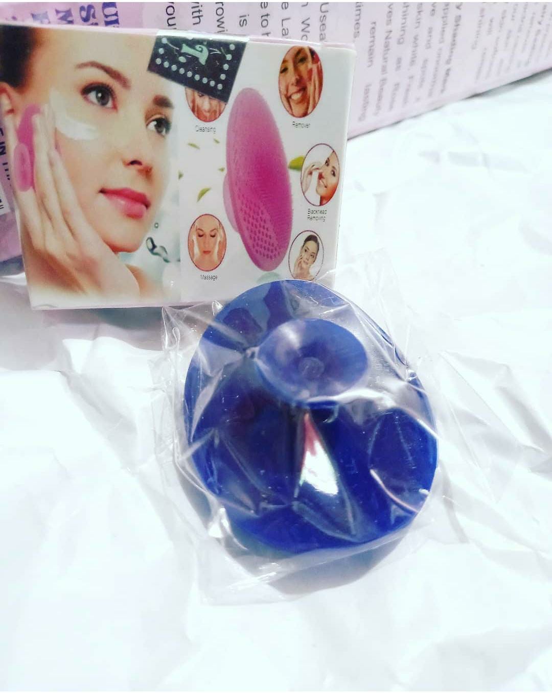 Silicone Facial Cleansing & Massage Brush